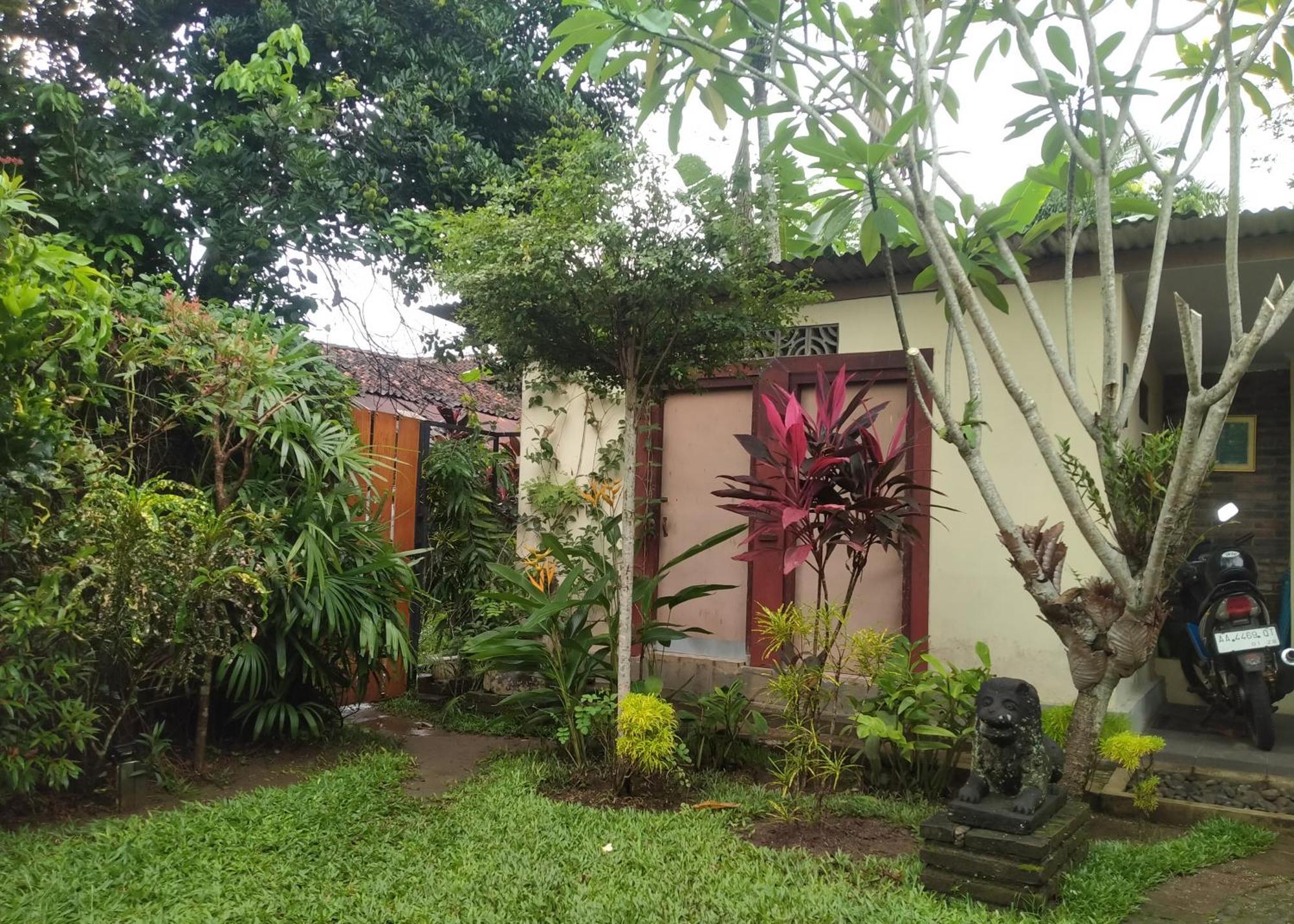 Efata Homestay Magelang Exterior photo